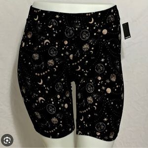 Torrid Black Celestrial Bike Shorts Size 2x (Brand New with Tags!)
